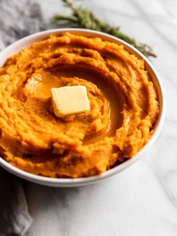 These chipotle mashed sweet potatoes are a flavorful mix of smoky and sweet made with just 5 ingredients. Perfect side dish for any day of the week!