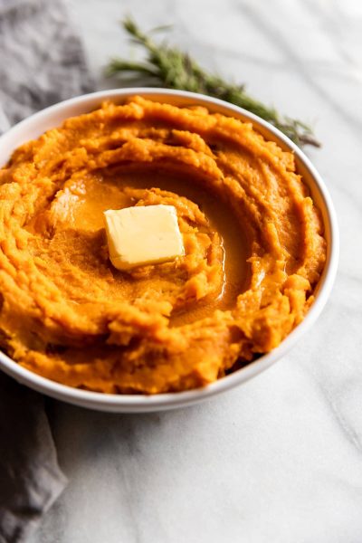 These chipotle mashed sweet potatoes are a flavorful mix of smoky and sweet made with just 5 ingredients. Perfect side dish for any day of the week!