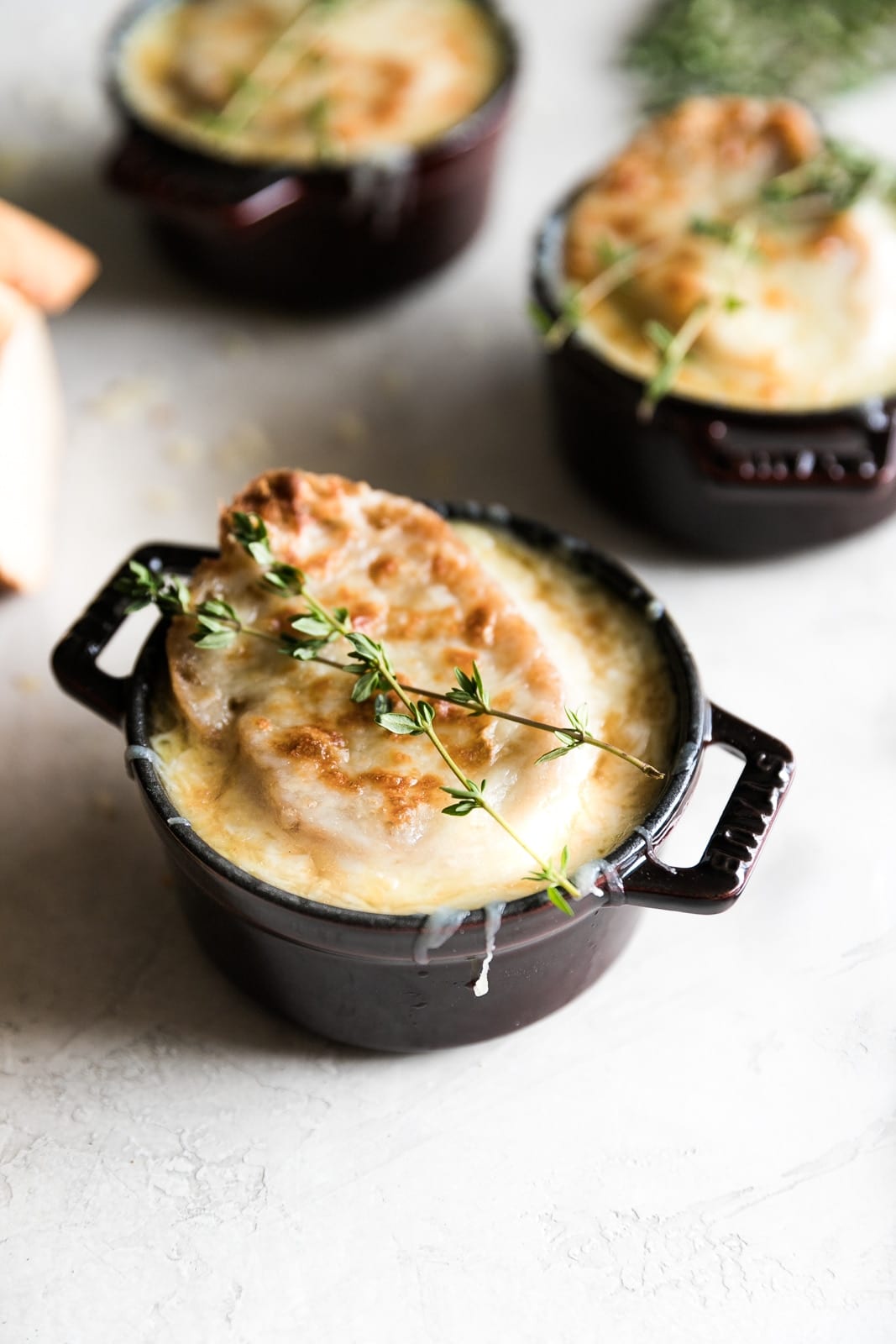 mini cocotte with onion soup with cheesy, toasty bread
