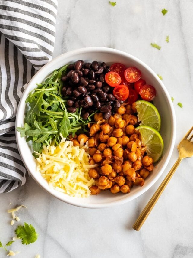 15-Minute Chipotle Chickpea Taco Bowls Story