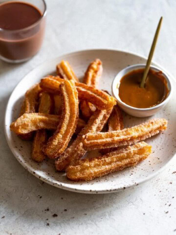 cropped-homemade-churros-recipe-a-sassy-spoon-recipe-5.jpg