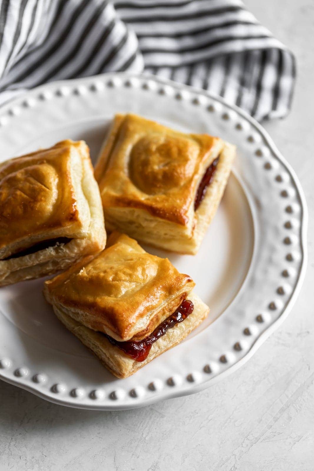 pastelitos de queso y guayaba